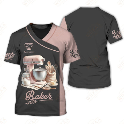 Camiseta de panadero personalizada: batidora y utensilios clásicos con detalles de panadería dulce en la manga